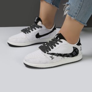 کفش کتانی زنانه و دخترانه مدل نایک ترویس NIKE TRAVIS رنگ سفید مشکی کد M31502