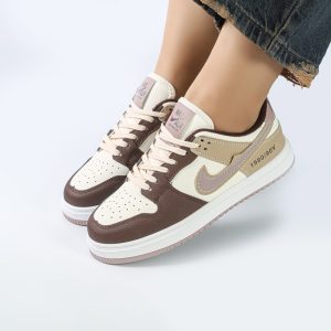 کفش و کتانی زنانه مدل نایک NIKE AIR رنگ کرم قهوه ای کد M1364